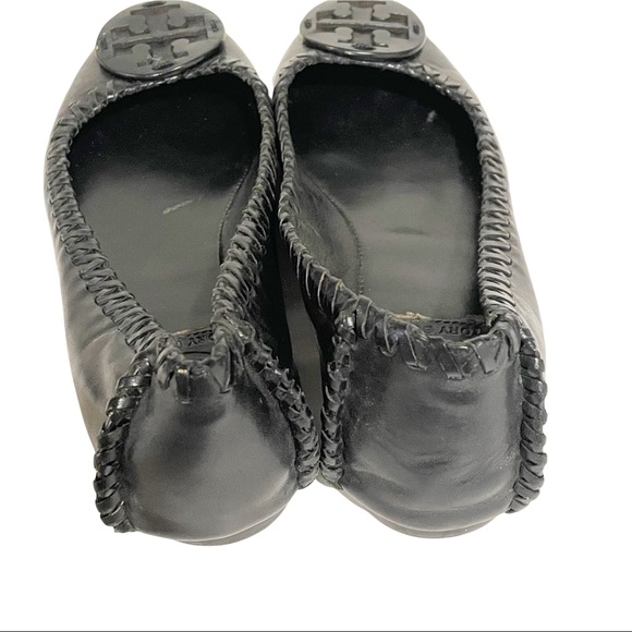 Tory Burch 6.5 Medallion Black Leather Rubber Sole Flats - Picture 4 of 7